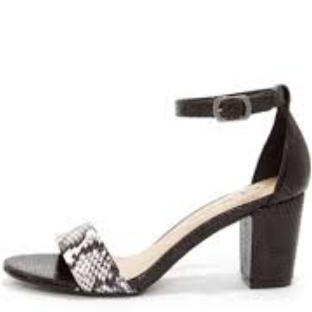 NINE WEST PATENT BLOCK HEEL ADJUSTABLE BUCKLE ANKLE STRAP OPEN TOE SANDAL